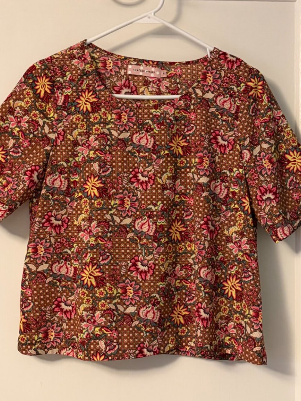 Traffic People blouse size medium floral retro boho metallic colorful